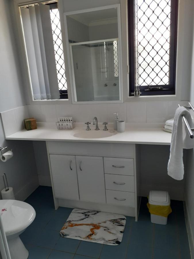 Blk Stays Guest House Deluxe Units Morayfield Bagian luar foto