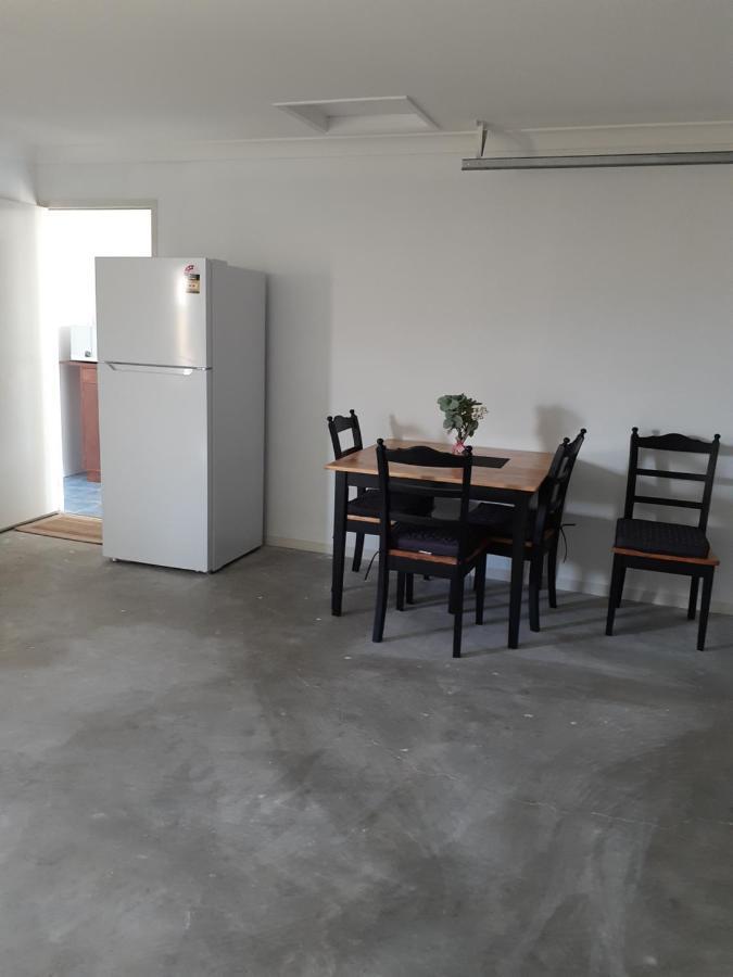 Blk Stays Guest House Deluxe Units Morayfield Bagian luar foto
