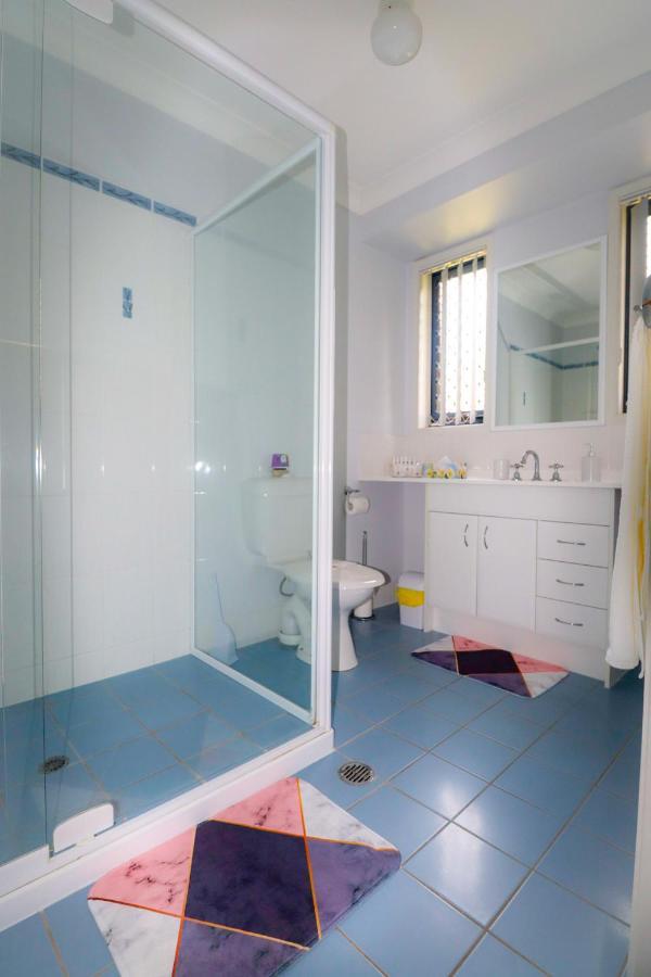 Blk Stays Guest House Deluxe Units Morayfield Bagian luar foto