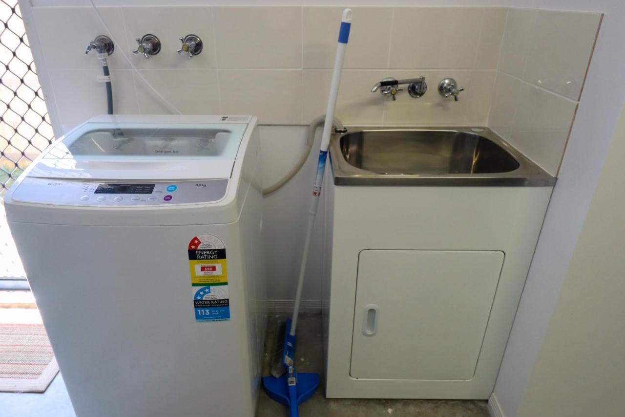 Blk Stays Guest House Deluxe Units Morayfield Bagian luar foto